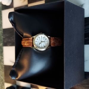 VINTAGE 90s TIME AMERICA LADIES QUARTZ LEATHER BAND QUARTZ WATCH BNWT!